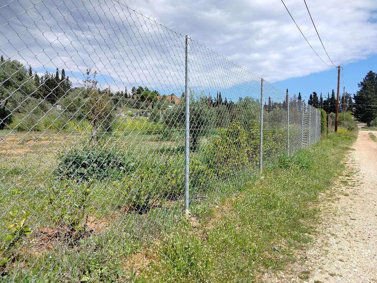 Περιφράξεις Οικοπέδων και Αγροτεμαχίων: Ο Απόλυτος Οδηγός για Ασφάλεια, Ιδιωτικότητα και Νομιμότητα